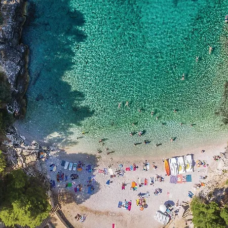 Awesome In With Outdoor Swimming Pool Σπίτι διακοπών Πούλα